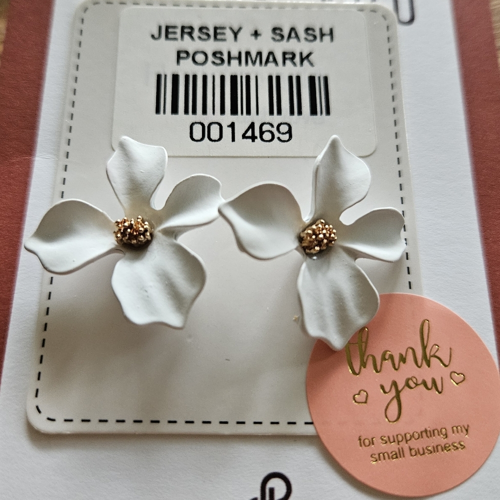 White Floral Earrings